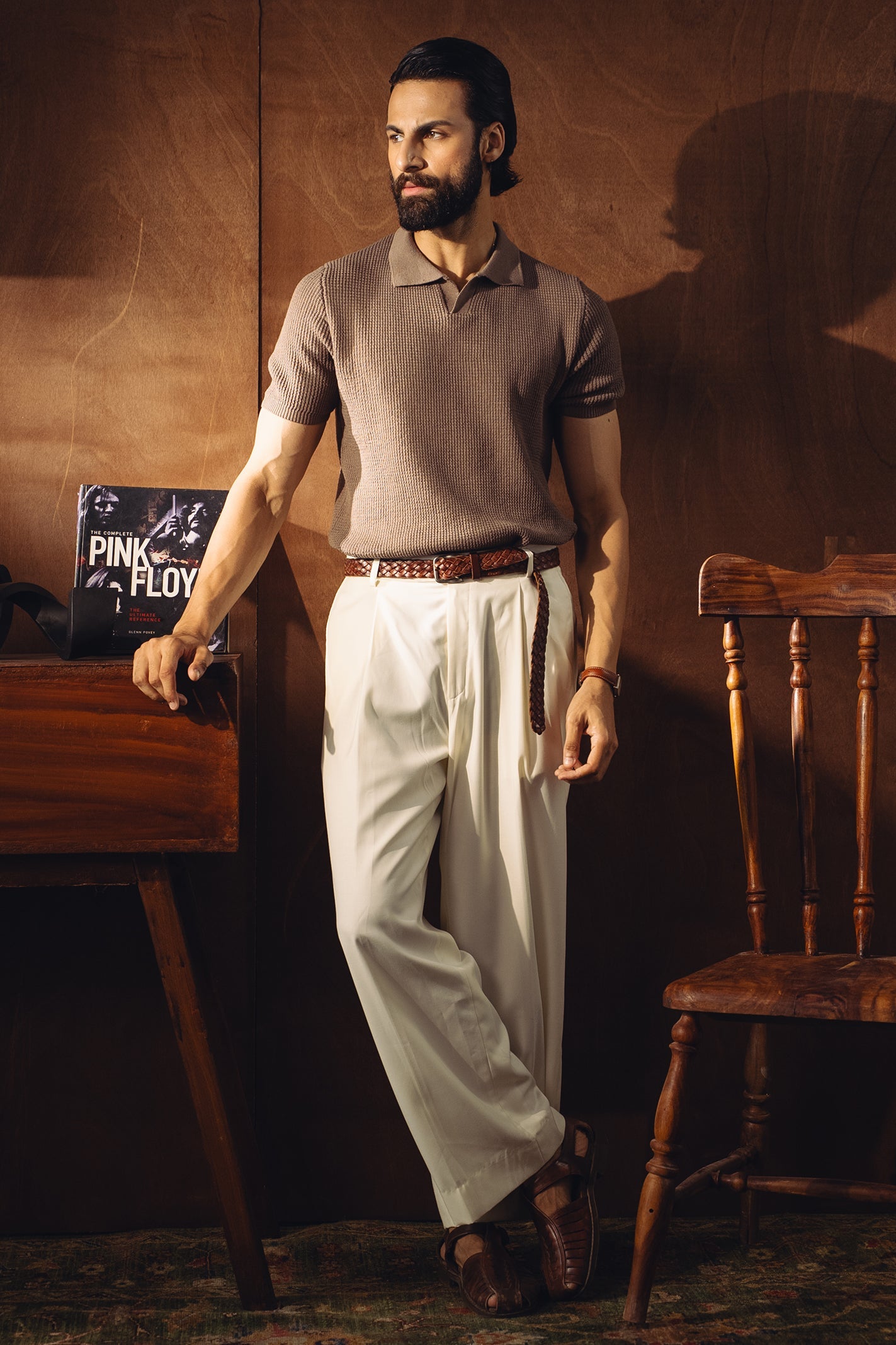 Johnny Collar Textured Knitted Polo Shirt – Camel