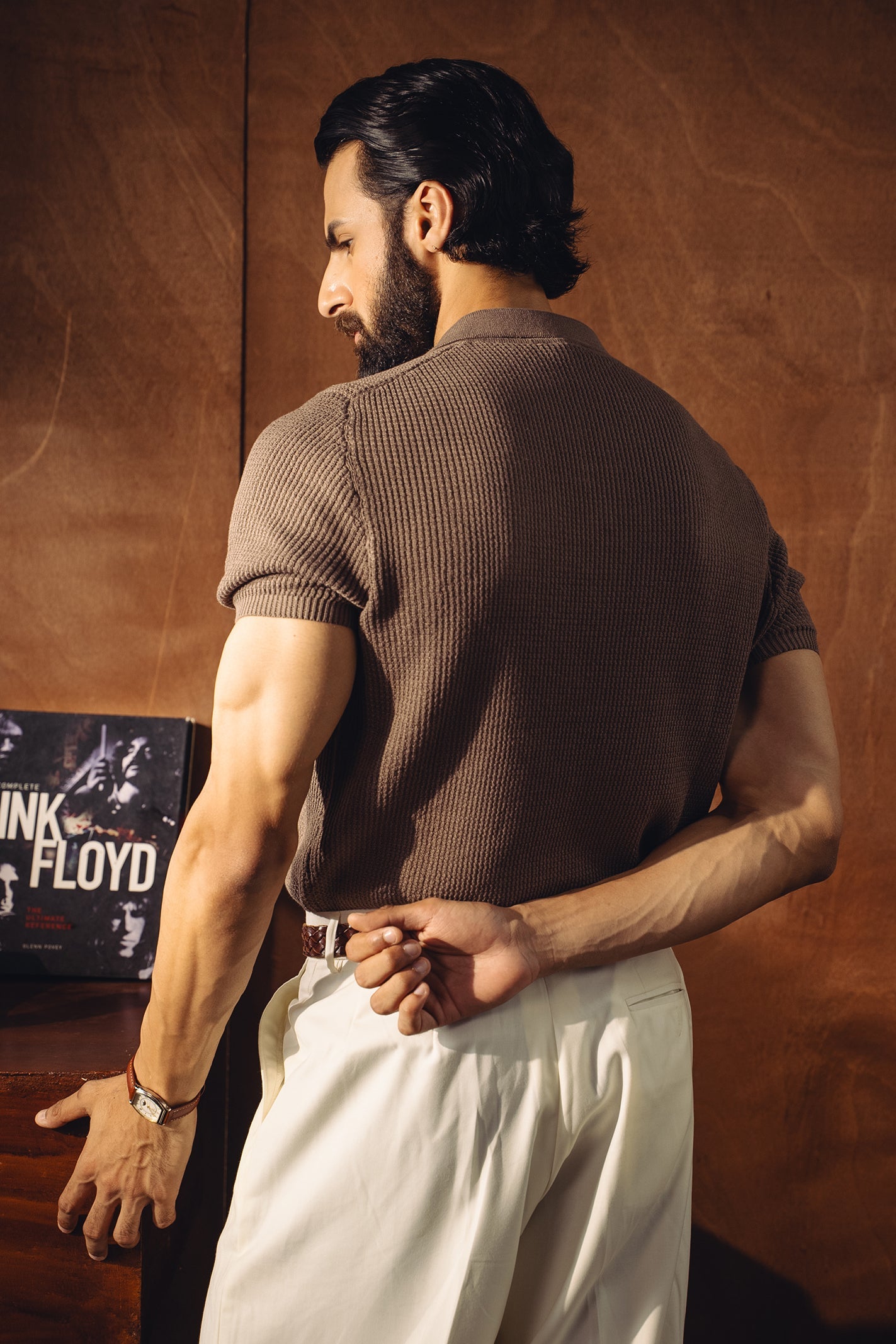 Johnny Collar Textured Knitted Polo Shirt – Camel